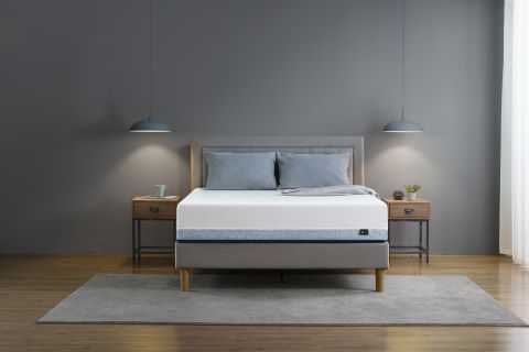 Original Green Tea Hybrid Mattress by Zinus - Top-rated hybrid mattress combining pressure-relieving foam with green tea freshness and enhanced edge support.