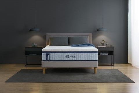 Ultra Cooling Green Tea Hybrid Mattress by Zinus - Best cooling mattress with responsive coils and pressure-relief foam for enhanced comfort. Ideal for hot sleepers.