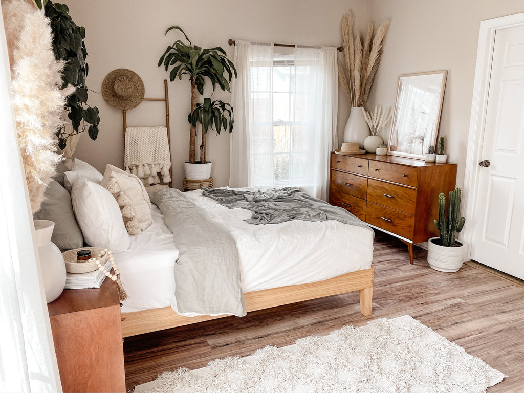 Metal vs. Wood Bed Frames: Which One Fits Your Style and Sleep Needs?